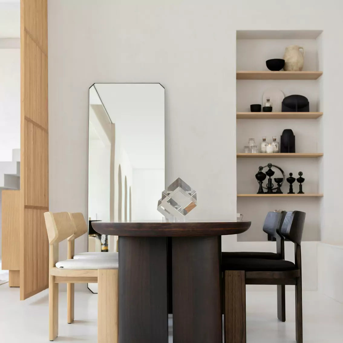 #ART11 TRIPOD CHAIR